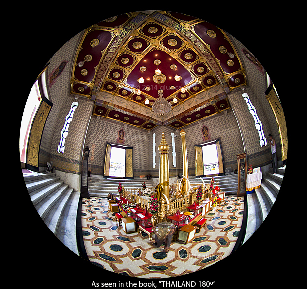 Image of Lak Muang, Bangkok, Thailand as seen in the book, THAILAND 180º.