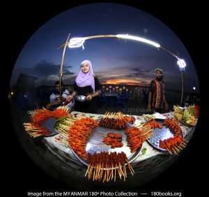 Image of a Satay stall next to the Thanlwin River