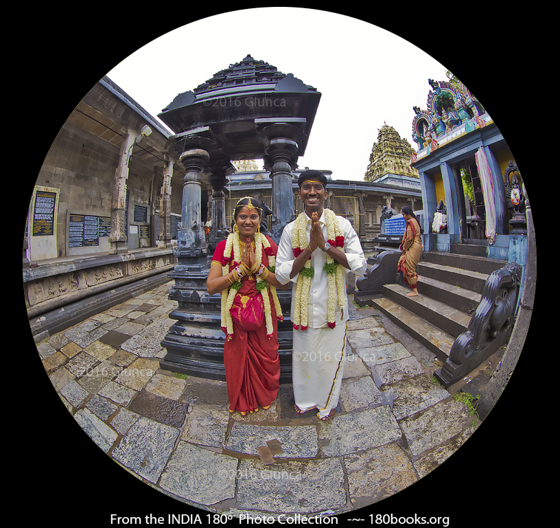 Image of A bride and groom at the Ekambareswarar Temple in Kanchipuram, India