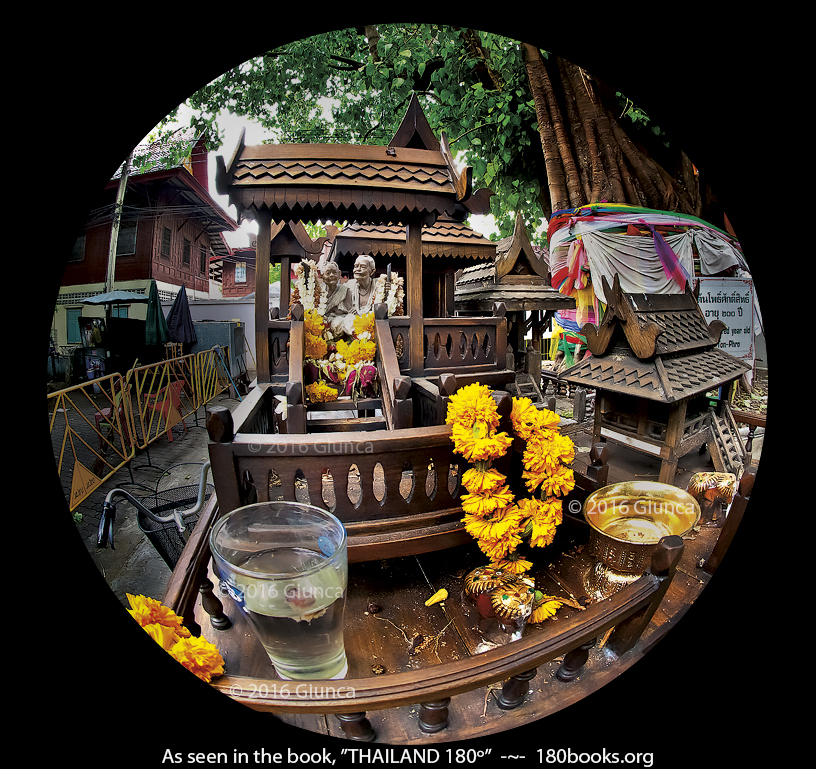 Image of a San Ta Yai Spirit House