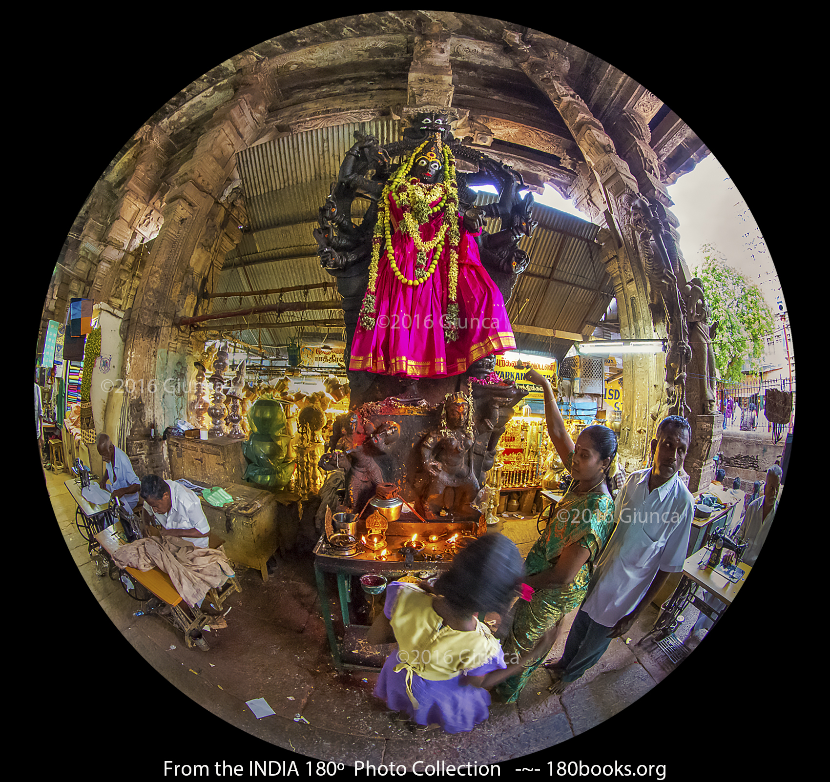 Image of a Kali murti in Madurai, Tamil Nadu