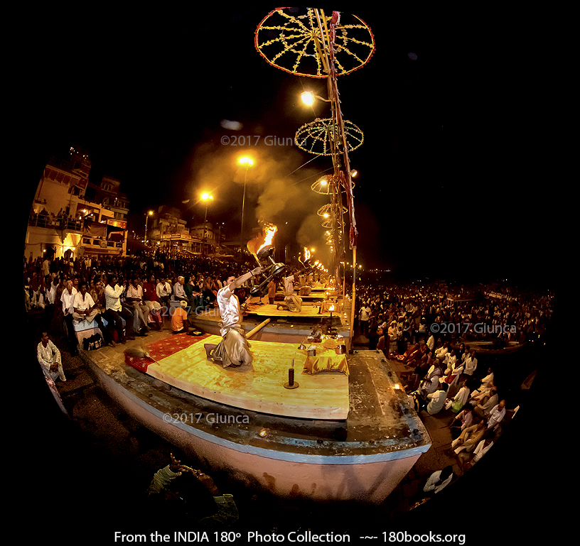 Image of The spectacular Ganga Aarti at the Dashashwamedh Ghat