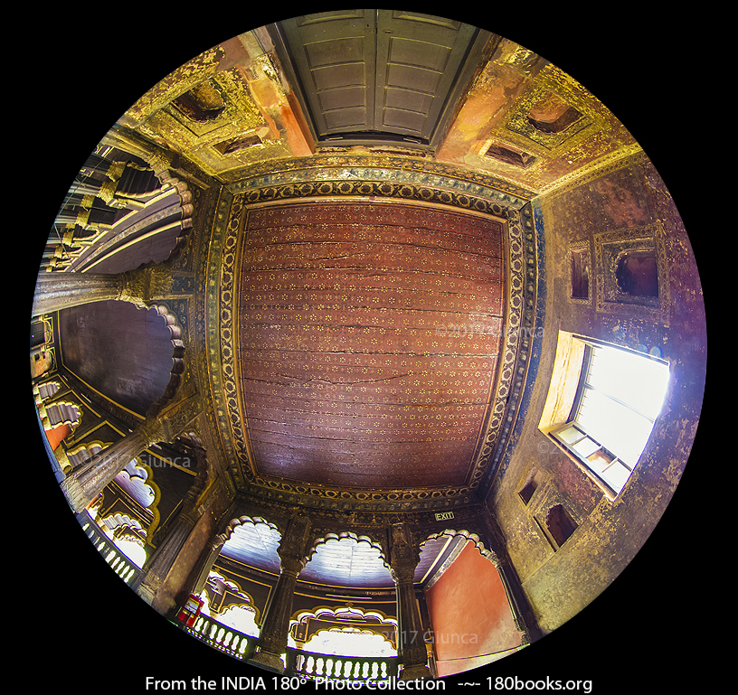 Image of The walls and ceilings of Tipu Sultan's Palace are embellished with floral motifs