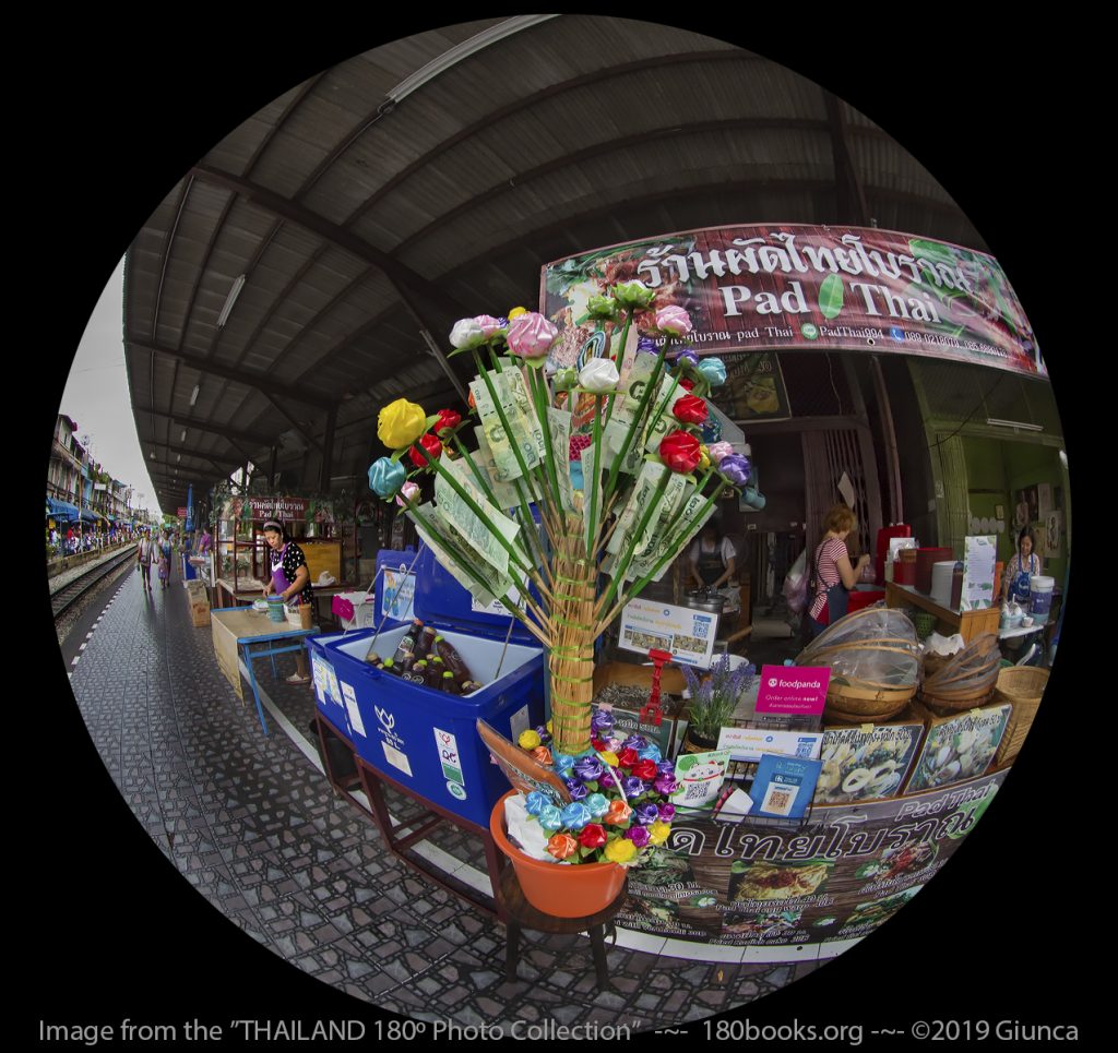 Fisheye image of Wongwianyai railway station